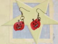 These spooky earrings are great for Halloween